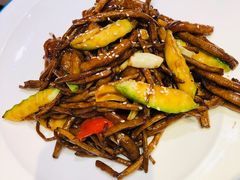 茶树菇脆瓜炒牛柳-火啫啫·粤式啫啫煲(南通首店)