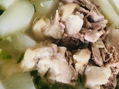 萝卜炖肘子-荣生萝卜汤饭店