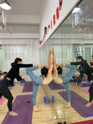 -亚太瑜伽普拉提学院