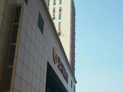-华冠折扣超市(长阳店)