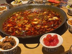-吃城都·鱼蛙火锅(西玉龙街店)