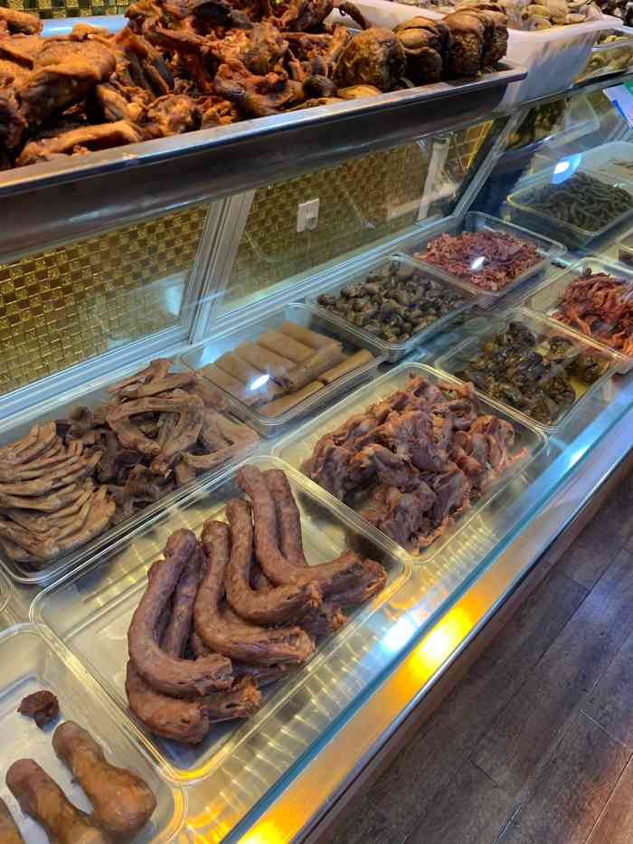 茉莉香鸭颈王(群力店)-"[薄荷]环境: 地点就在第二大道和融江路.