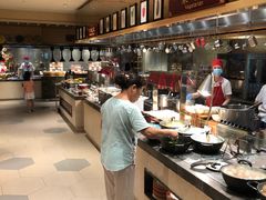 自助取餐区-三亚海棠湾仁恒皇冠假日酒店·大堂吧