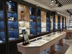 -宏宇眼镜蔡司依视路折扣店(兆佳眼镜城店)