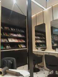 -HAIR CORNER