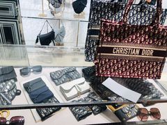 -DIOR迪奥(德基广场女装店)