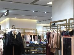 -URBAN REVIVO(济南世茂广场店)