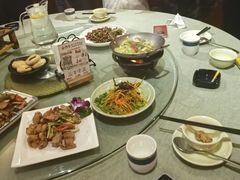 -香巴拉云南餐厅(华莱坞店)