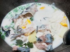 鲜潭蒸汽石锅江团鱼-鲜潭蒸汽石锅鱼(五道口购物中心店)