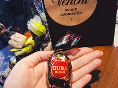 -VENCHI 闻绮(北京国贸商城店)