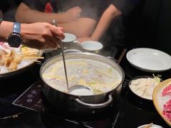 猪蹄猪肚锅-官也街澳门火锅(新源里店)