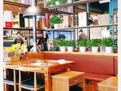 大堂-万兴佳烤肉·长白山老味道(东岸里店)