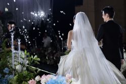 -台湾蔡美月婚纱租赁