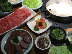 -洪氏嗨捞·广东猪肚鸡·椰子鸡火锅(西咸万象城店)