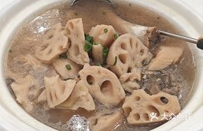 Pork Spine Stewed with Honghu Lotus Root
