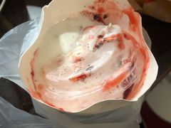 奥利奥草莓麦旋风-麦当劳(祈年大街店)