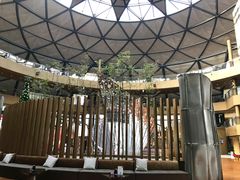 -上海滴水湖皇冠假日酒店