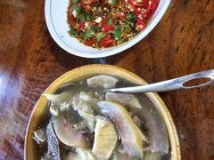 -汤锅大王(新平曹苏黄牛汤锅有限公司)