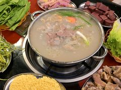 -老石黑山羊毛驴肉火锅(金凯广场店)