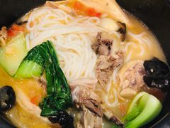 -蒙自源米线大王(东站店)