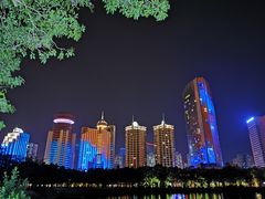 -万绿园