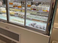 面包甜点陈列柜-白色日记·手作酸奶(麦凯乐店)