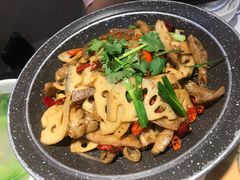 -万重锦·人文川菜馆(骡马市店)