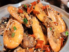 干锅香辣鸡肘虾-东来菜馆•手抓海鲜家常菜•海鲜锅贴(鸽子窝店)