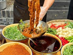 -拈签一笑黄牛肉辣卤串串