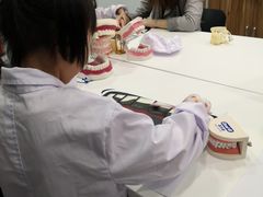 -岳辰齿科(浦东长泰店)