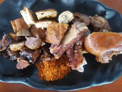 -鸿浩扒猪脚米线