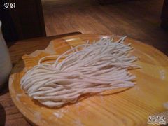 面面-萨拉伯尔(燕莎友谊商城店)