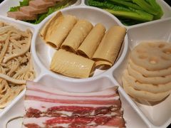 -张大胡子鱼头火锅酒楼(长益路店)