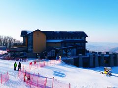 -中旅松花湖滑雪场