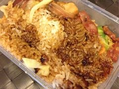 招牌腊味煲仔饭-广东煲仔饭