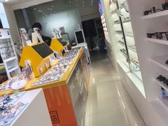 -诺柯视眼镜-蔡司依视路官方工厂店(淞南一店)