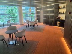 -上海星瀚奔驰4S店(长寿路店)