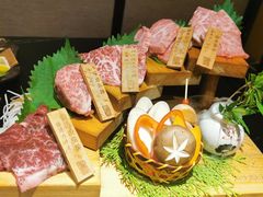 -山川小町·极番烧肉(新地假日广场店)