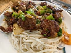 -歹歹的加个面过油肉拌面