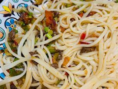 -歹歹的加个面过油肉拌面