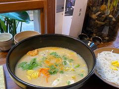 -银米·云南传统过桥米线(双廊黑金冠店)