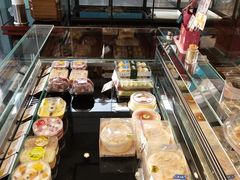 面包甜点陈列柜-爱纶蛋糕(山东路店)