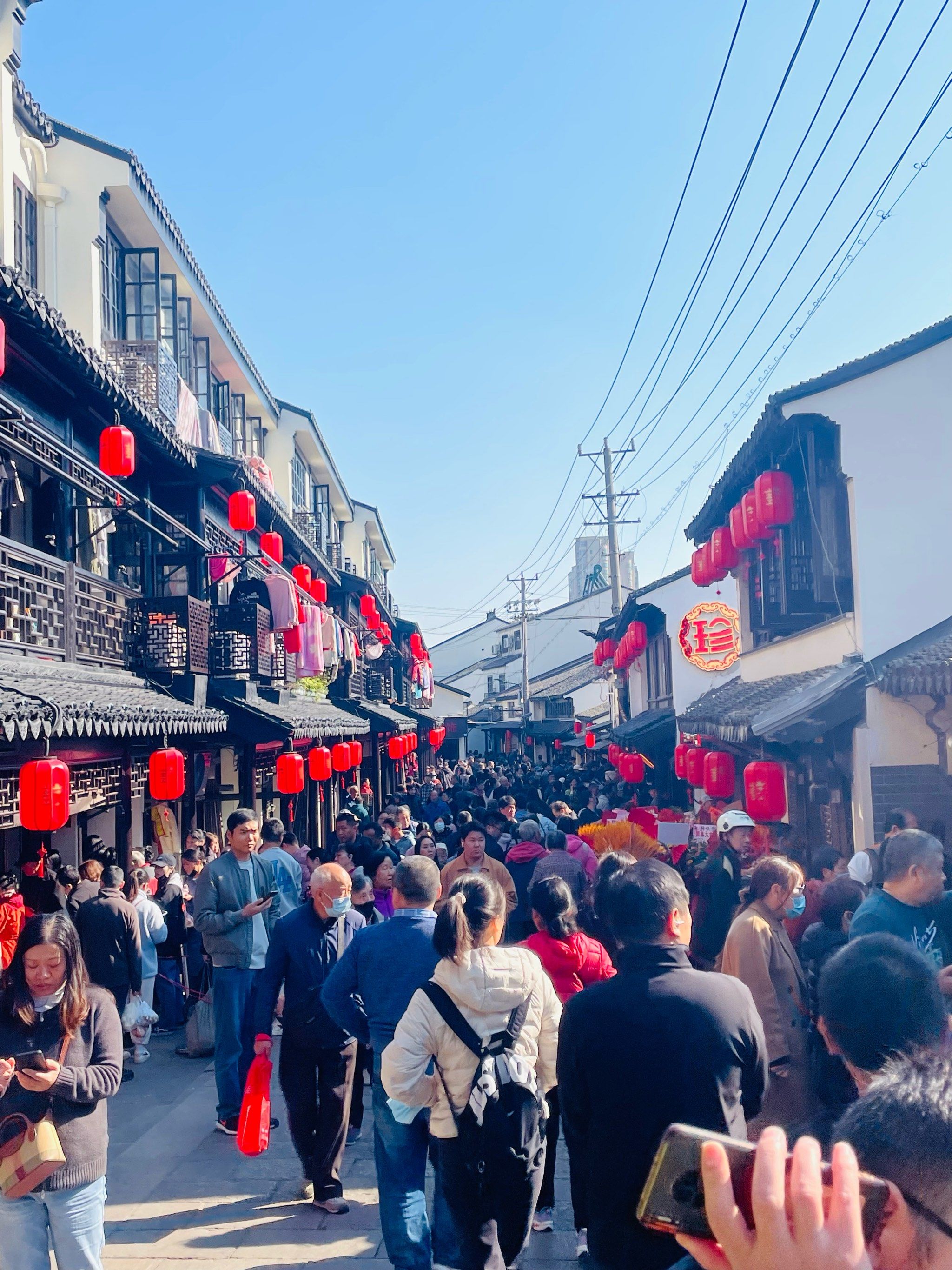 横街这个人流量👍