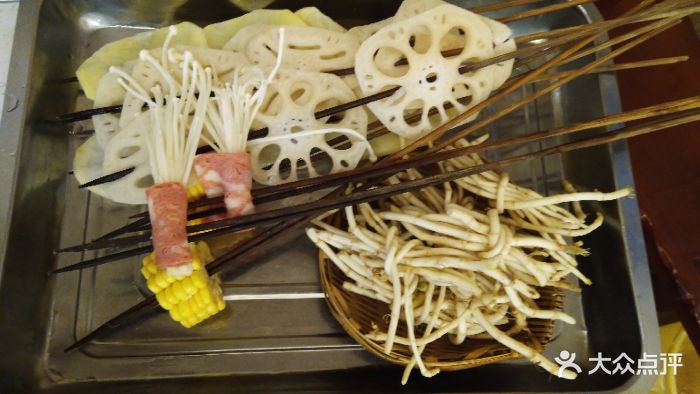 小围炉小郡肝串串香折耳根图片 - 第1张