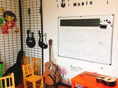 -八度音乐吉他教室(汉广店)
