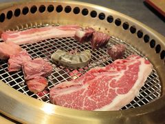 -铭牛烧肉·和牛海鲜自助(高新月牙湖店)