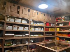 -Estaeslavida分享茄雪茄吧(亿彩购物中心店)