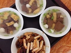 -松树干拌面店