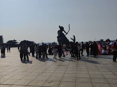 -巴陵广场