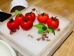 番茄脆菇沙拉-小大董·烤鸭(凤凰汇店)